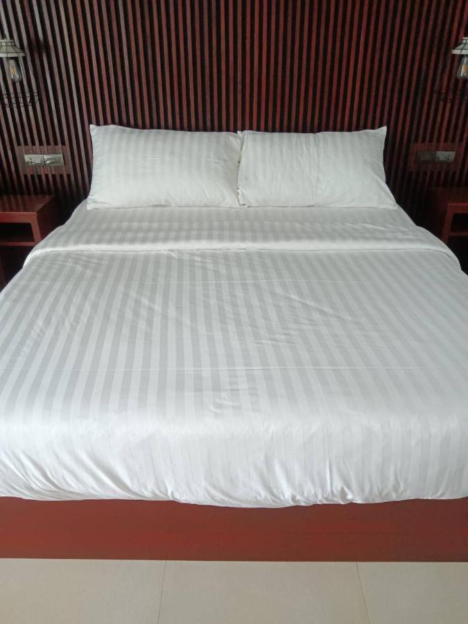 Beach House By Rose Massage Nai Thon Beach Exterior photo