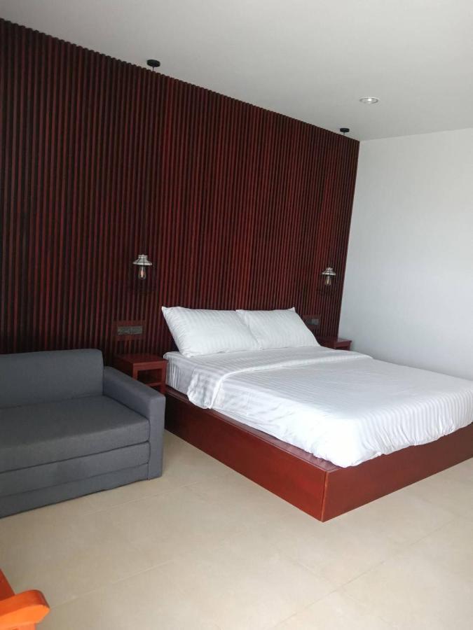 Beach House By Rose Massage Nai Thon Beach Exterior photo