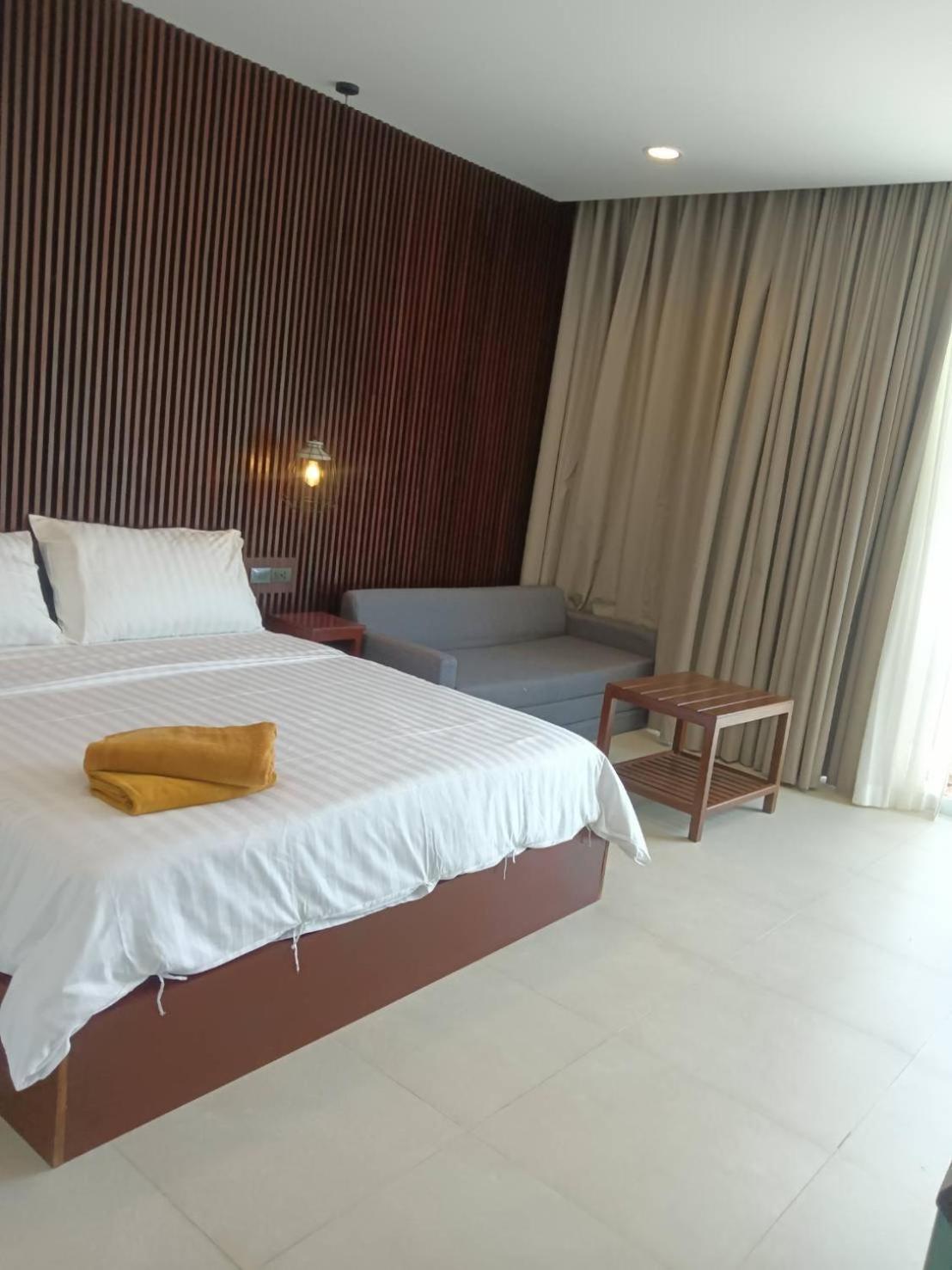 Beach House By Rose Massage Nai Thon Beach Exterior photo